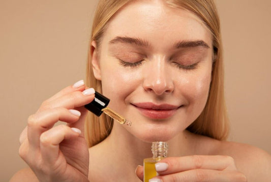 7 Mind-Blowing Benefits of Retinol (Anti-Ageing Serum)